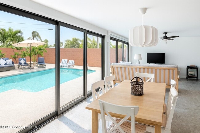 Photo - 302 W Osceola Ln