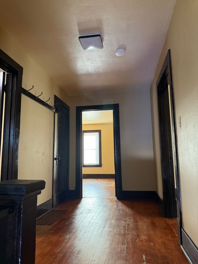 Photo - 1231 W College Ave Unit Upper