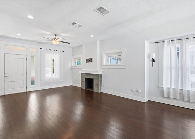 Photo - Updated 3 Bedroom Home with Modern Finishes Near Everything Downtown!