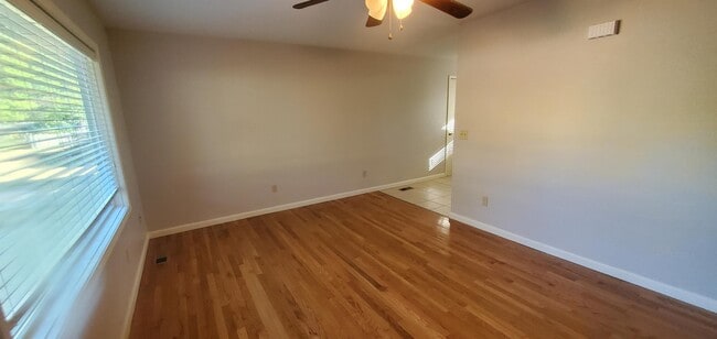 Photo - 5044 N Salina St