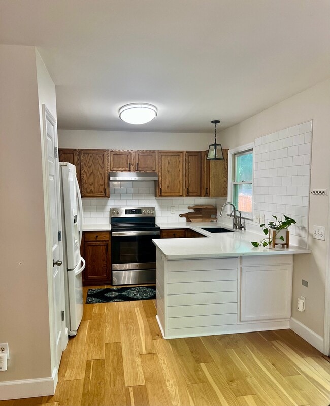 Photo - 2112 Leadenhall Way