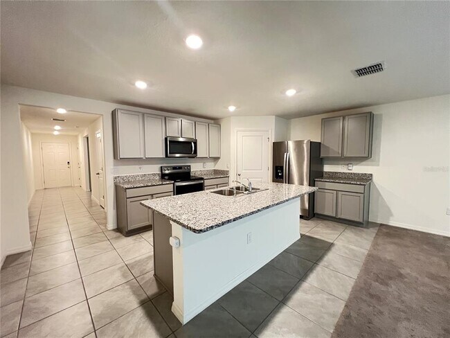 Photo - 586 W Twisted Oaks Dr