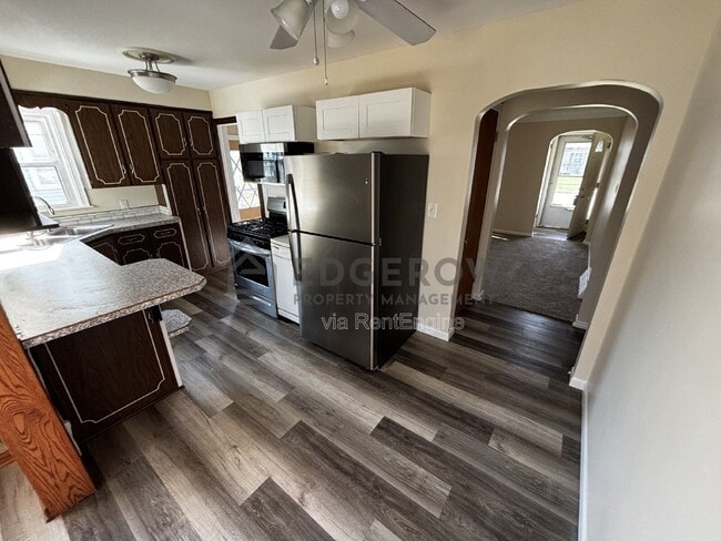 Photo - 901 Cricklewood St SW