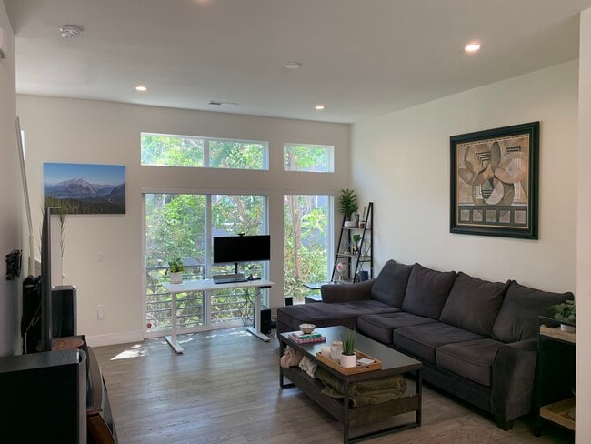 Photo - 2865 W 24th Ave