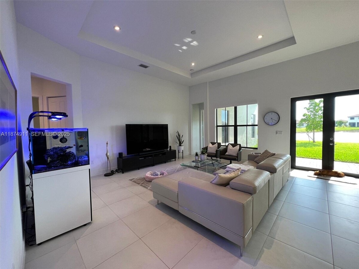 Photo - 4957 Corrado Ave