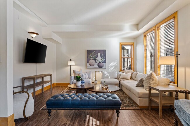 Photo - 1488 Park Ave