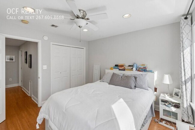 Photo - 2139 Montrose St