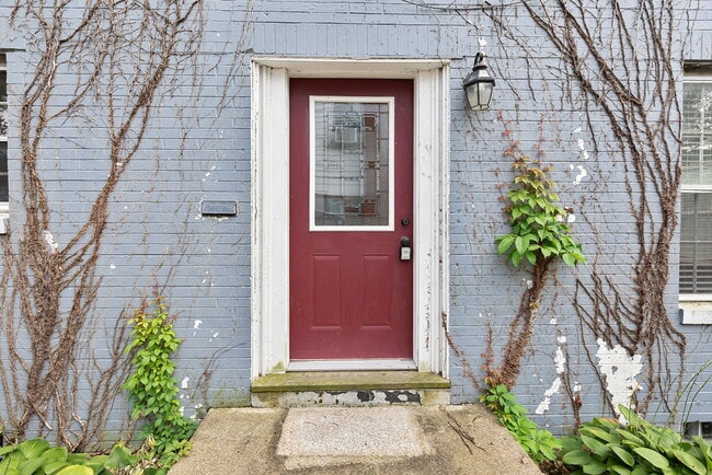 Photo - 5661 N Illinois St