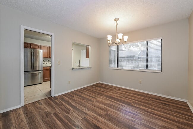 1476 Apple Oak Ct