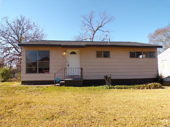 Building Photo - 756 30th St SW Rental