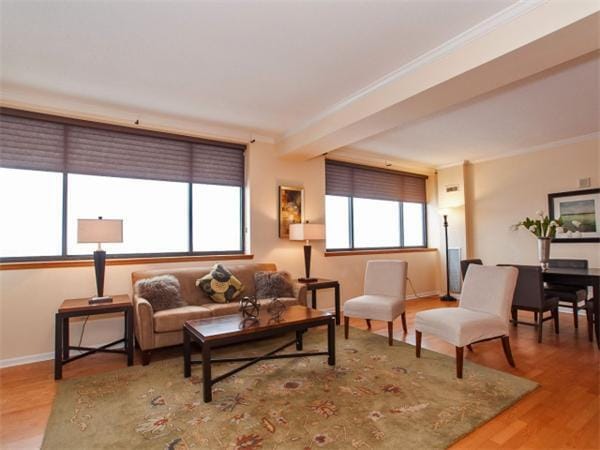 Open concept living room - 169 Monsignor Obrien Hwy Condo Unit 714
