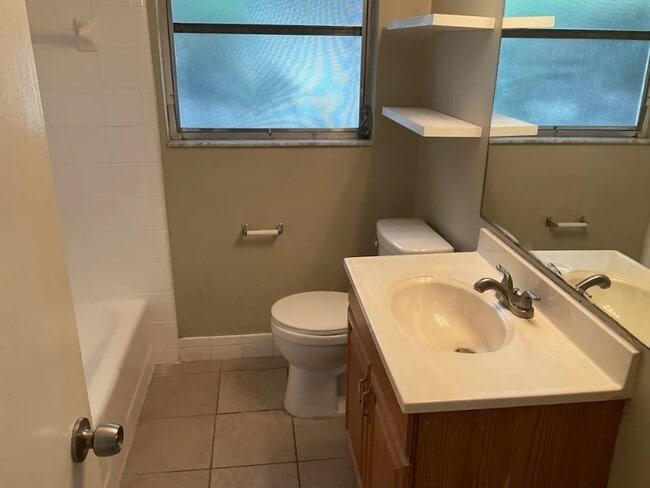 Photo - 3812 Havengate Way