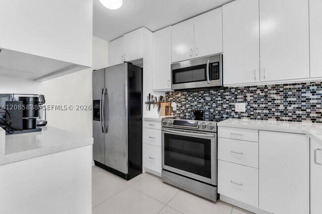 Photo - 1600 S Bayshore Ln Unit 4C