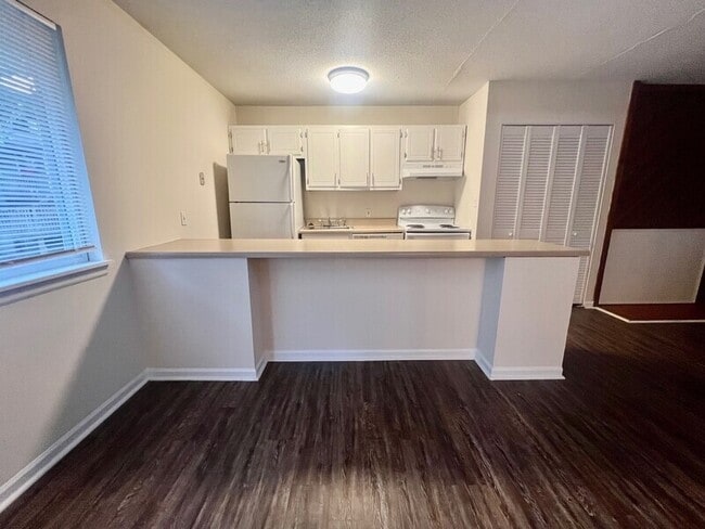 Building Photo - 1418 Riverview Rd Unit C