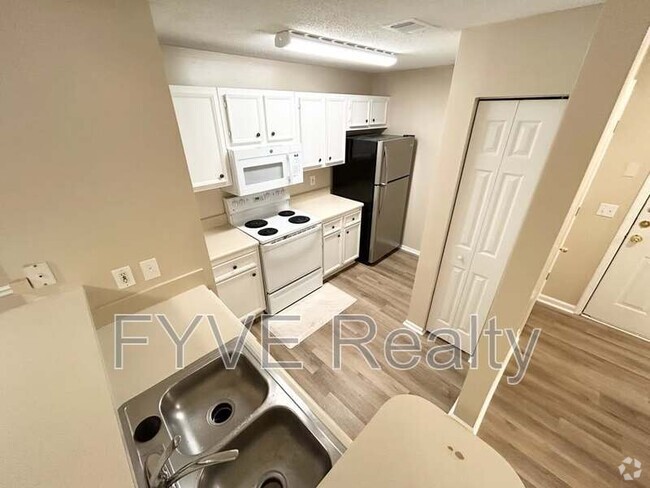 Building Photo - 50 Pebble Beach Cove Unit Apt F211