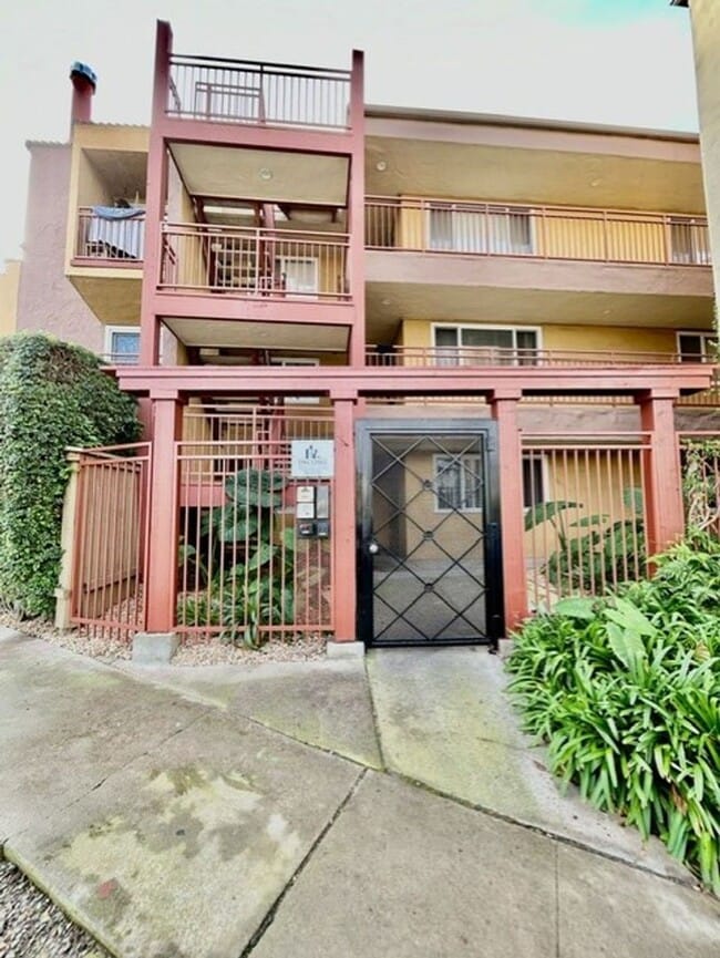 Photo - 363 Playa Del Sur St Unit 23