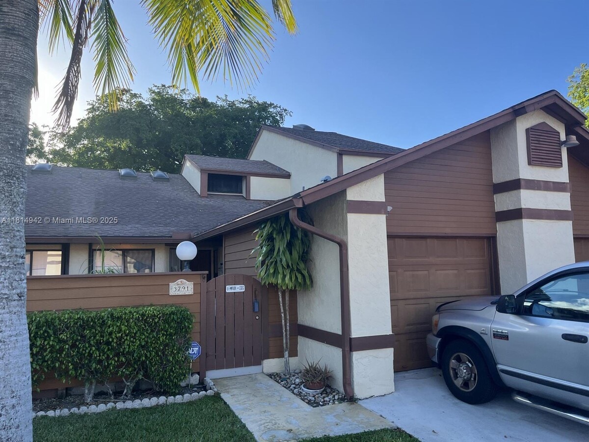 Photo - 3791 Collinwood Ln Townhome