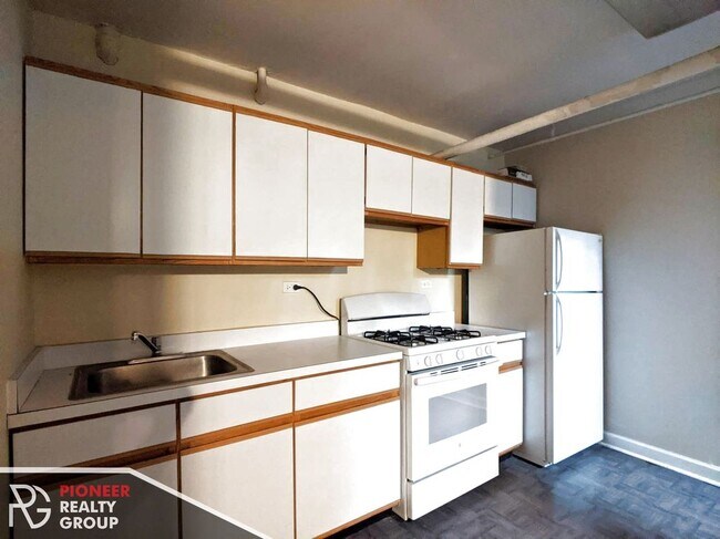 Photo - 2241 N Bissell St Unit G