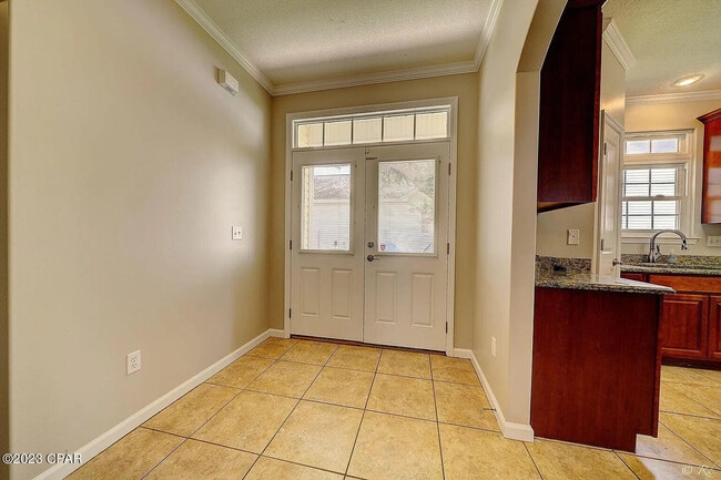 4021 Oak Forest Dr