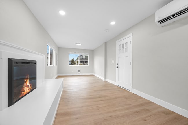 Photo - 1412 23rd St NE Unidad 1