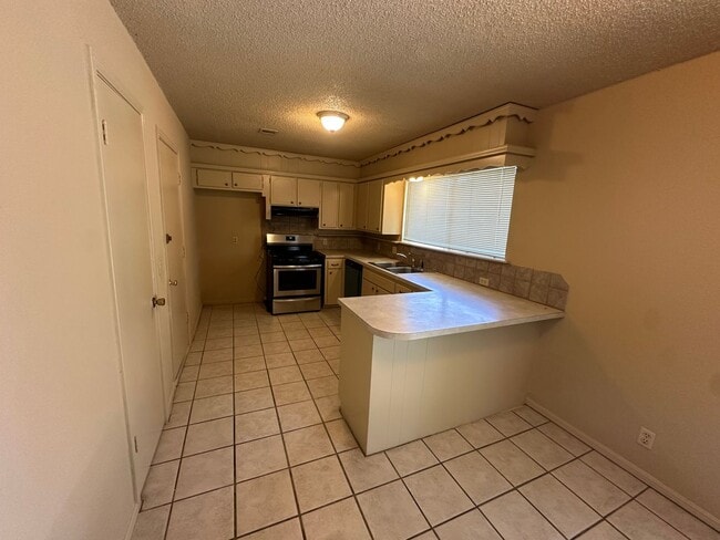 1312 W Pittsburg St