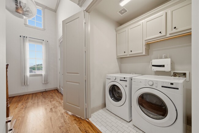 Building Photo - 6527 Clarewood Oak Estates Ln