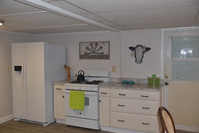 Photo - 37913 7th Ave