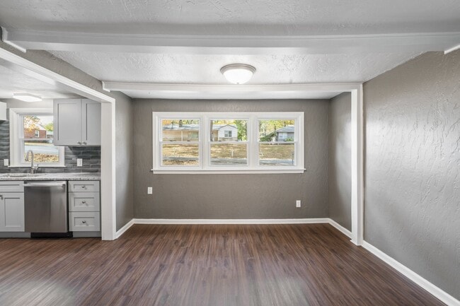 Photo - Charming 2 Bedroom Home in KCK! First Month Rent Free!