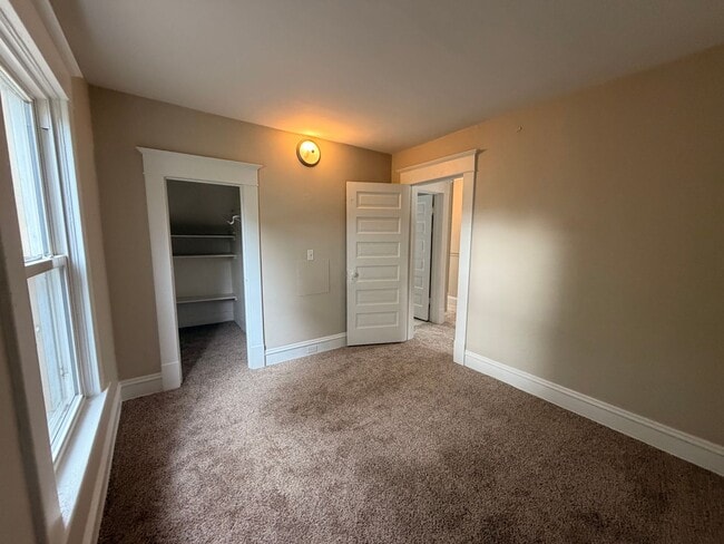 1530 North Ave NE