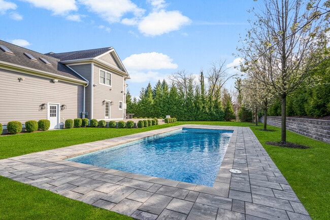 Photo - 16 Hilltop Dr