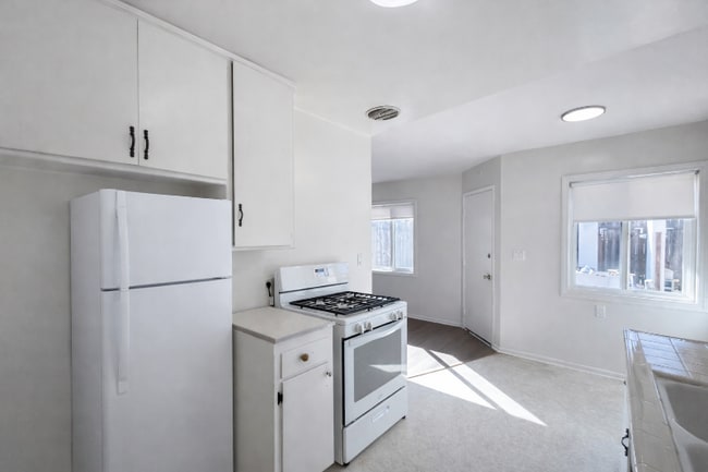 Photo - 2028 Wallace Ave Unidad A