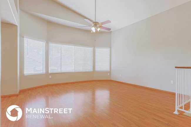 Photo - 5062 W Fairview St