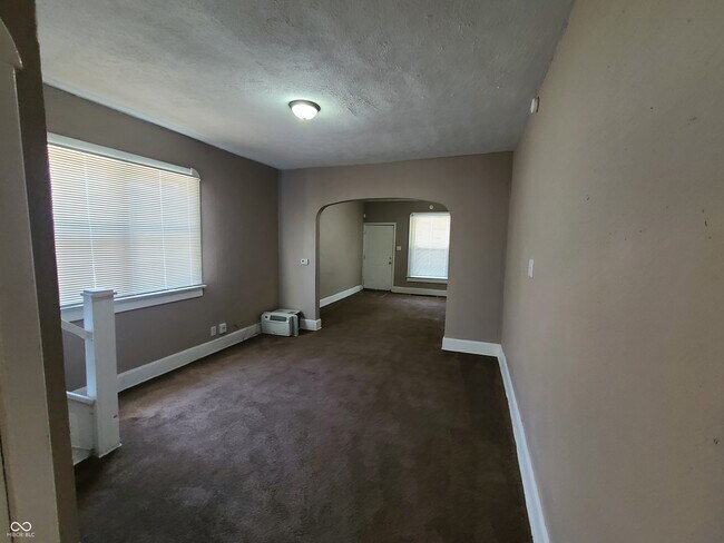 Photo - 516 W 28th St