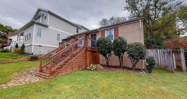 Photo - Available early Jan! 3bd/2bth w/fenced yard