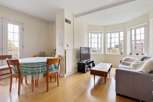 Building Photo - 20 Chapel St Unit B1005