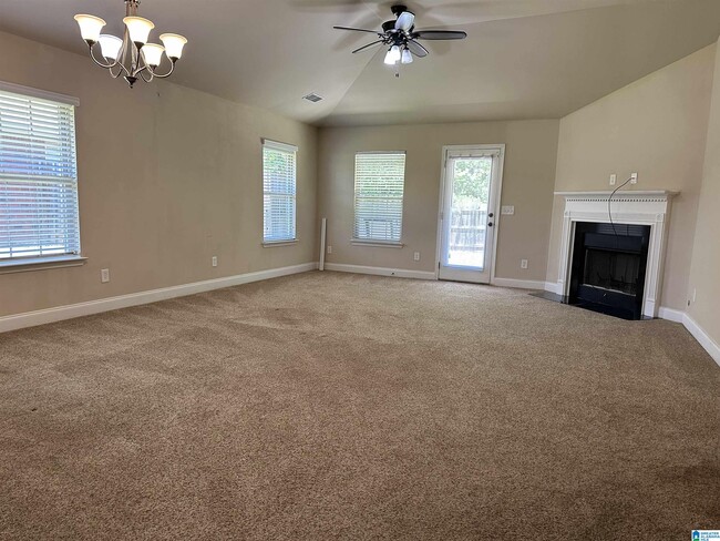 Photo - 480 River Crest Dr N