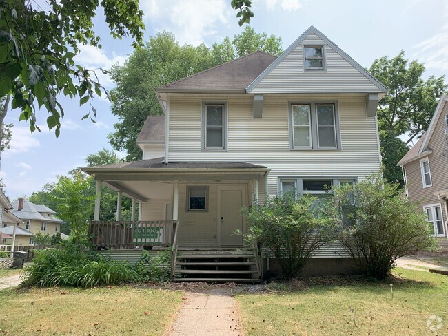 Front View - 709 W Illinois St Unit 1 and 2 Rental