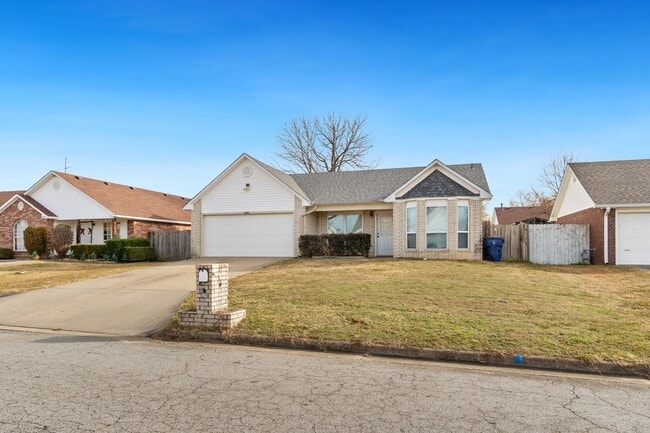 Photo - 2800 N 55th Cir