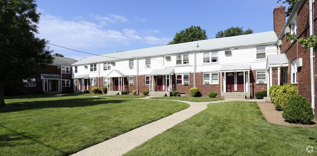 Monroe Gardens