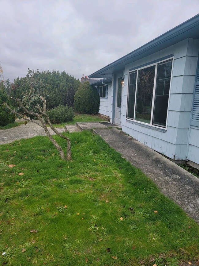 Photo - 10617 Westwood Dr SW Unit 10617 Westwood Dr SW #1