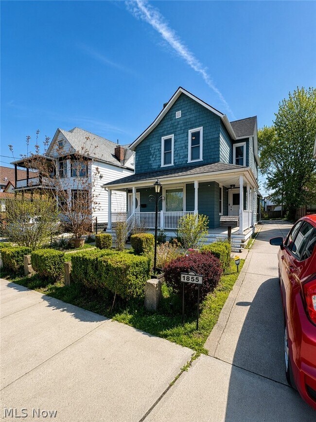 Building Photo - 1855 W 58th St Unit 2/UP
