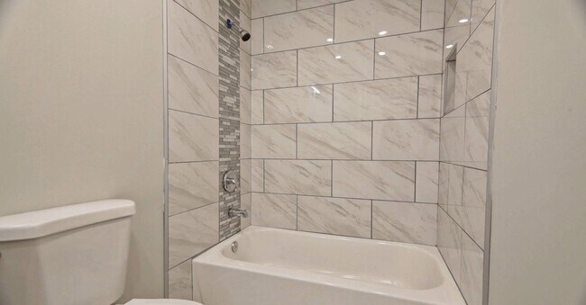 Photo - 2790 Patrick Henry Dr