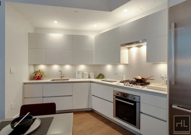 Photo - East 44th Street Unidad 18G