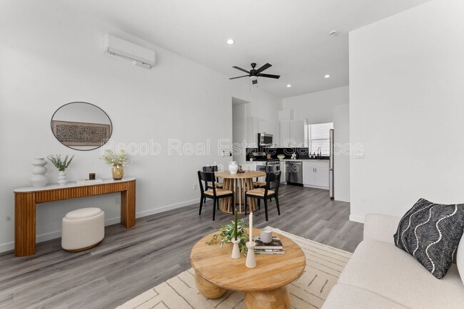 Photo - 5256 Adams Ave Unidad 5