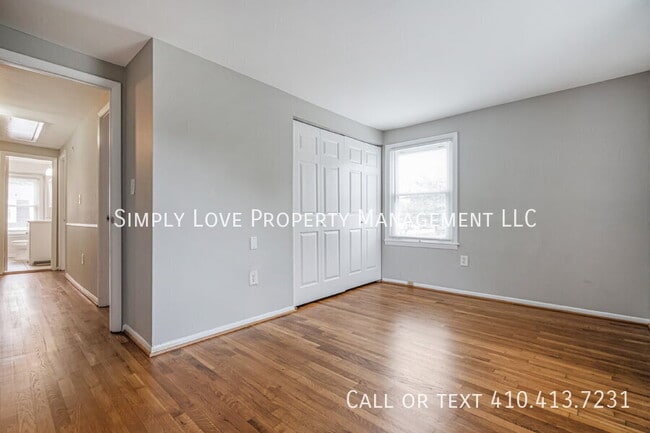 Building Photo - 8619 Pioneer Dr Rental