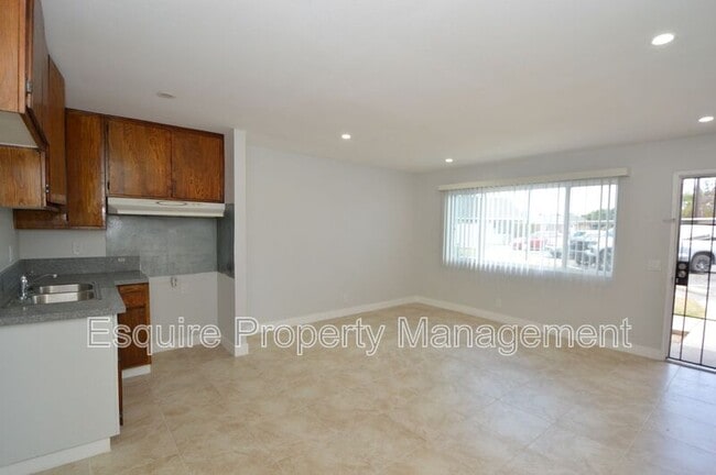Photo - 1834/1840/1850 PERICLES ST Unit 1850C