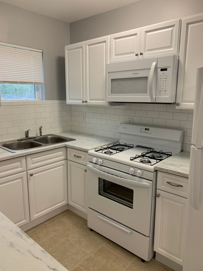 Photo - 4172 E Galbraith Rd Unit 2