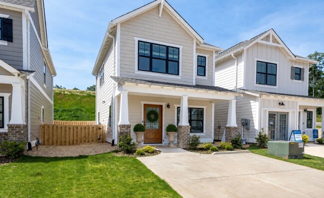 Building Photo - Elevated Rental Home with Community Amenities