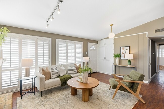 Photo - 1001 Coffey Ct