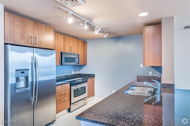 Building Photo - 200 W Sahara Ave Unit 2507 Rental